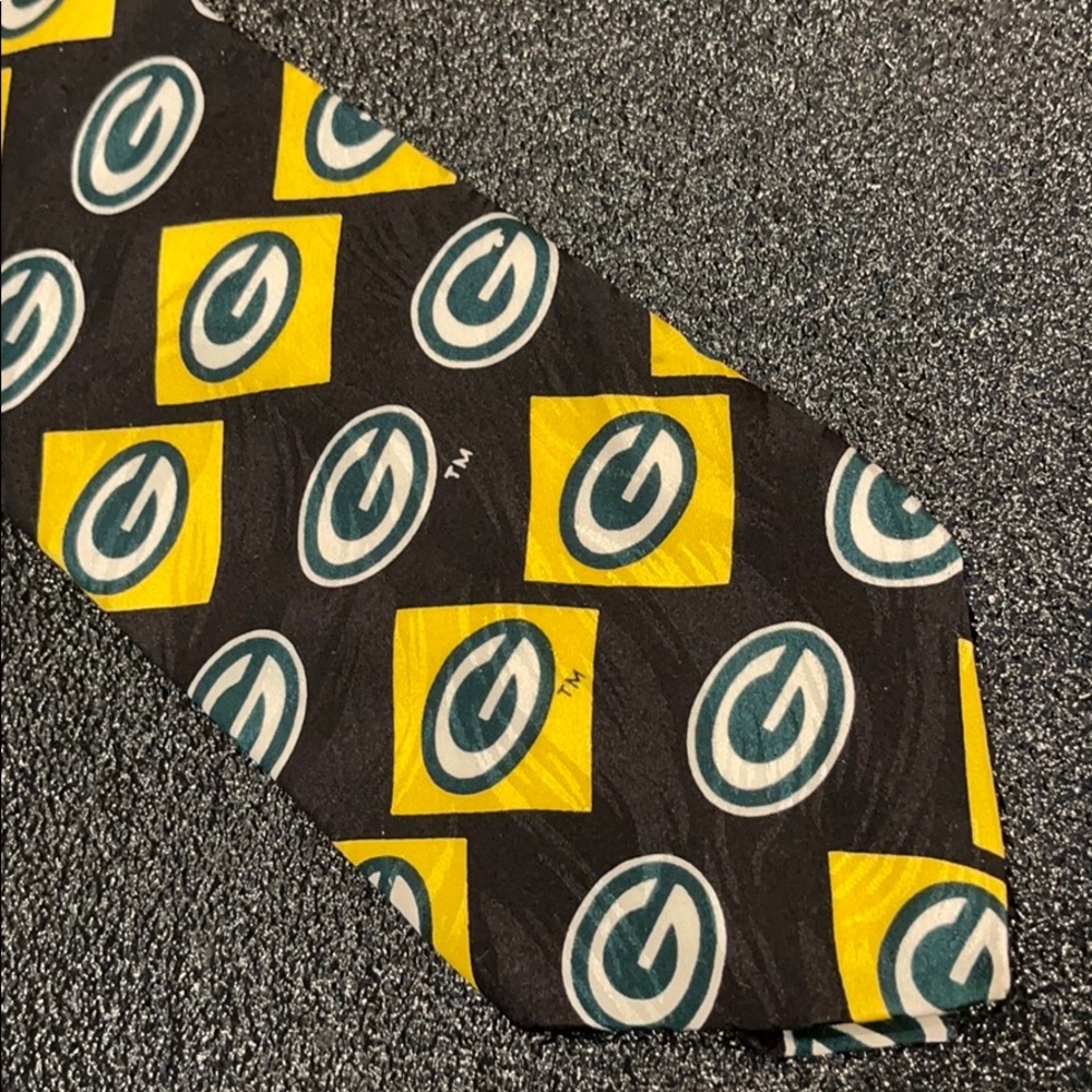 R&M Sport tie